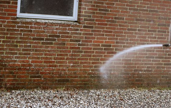 Algebehandling af tag og facade Mindre